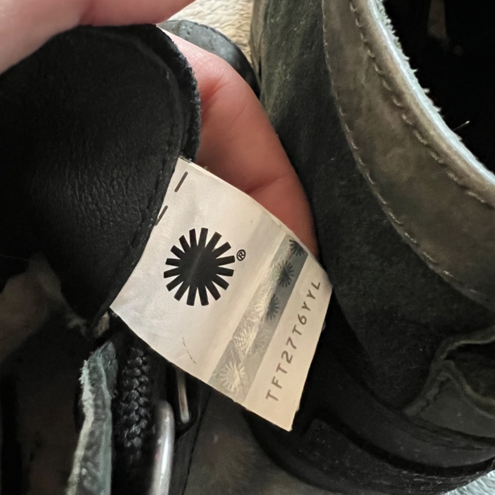 ugg rain boots - Picture 7 of 9